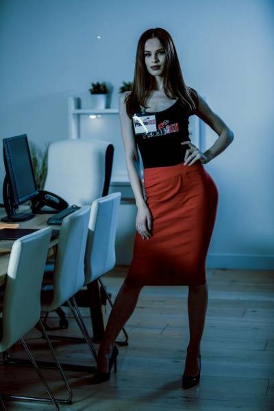Skinny Brunette With Long Legs Gets Screwed In The Office photos (Xander Corvus, Jillian Janson) on tubephoto.pics
