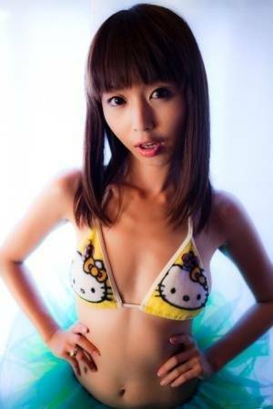 Asian females Marica Hase and London Keyes take turns modeling solo on tubephoto.pics