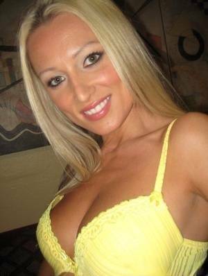 MILF babe with a big breast Diana Doll takes amateur shots of herself on tubephoto.pics