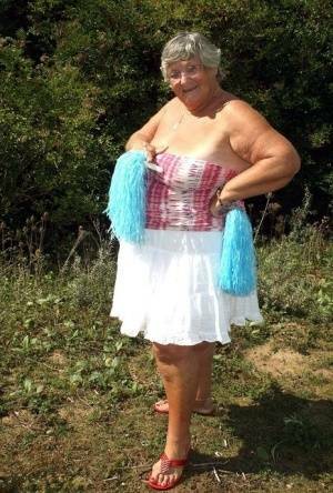 Fat British nan Grandma Libby strips down to her sandals while in the outdoors - Britain on tubephoto.pics