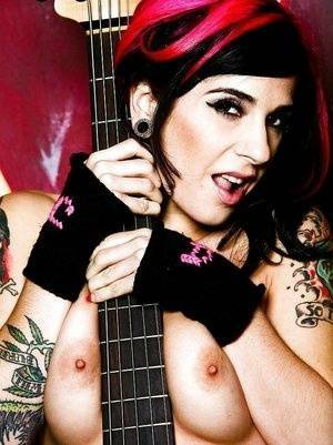 Milf babe Joanna Angel shows her big tits and hairy pussy on tubephoto.pics