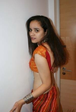 Indian princess Jasime takes her traditional clothes and poses nude - India on tubephoto.pics