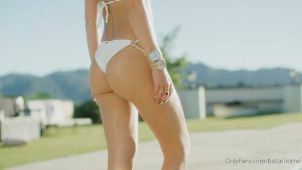 Bella Thorne Pool Bikini Onlyfans Video Leaked on tubephoto.pics