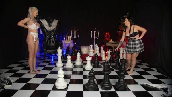 Meg Turney Danielle DeNicola Chess Strip Onlyfans Video Leaked on tubephoto.pics