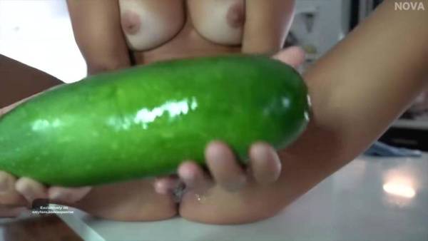 Aspen Rae Nude Vegetable Masturbation OnlyFans Video Leaked on tubephoto.pics