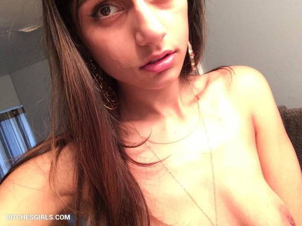 Mia Khalifa Nude Celeb - Mia Twitch Leaked Naked Pics on tubephoto.pics
